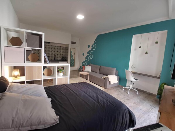 1 bedroom, iron/ironing board, free WiFi, bed sheets - Esprit Cosy au Centre Historique (Toulon)