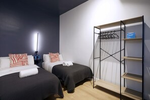 3 bedrooms, desk, iron/ironing board, free WiFi