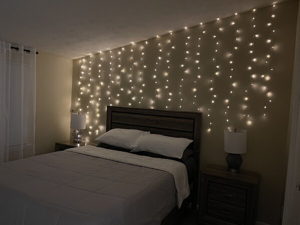 1 slaapkamer, een strijkplank/strijkijzer, wifi, beddengoed