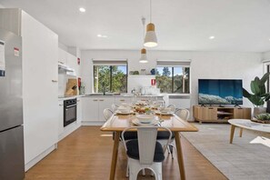 Microwave, oven, stovetop, coffee/tea maker