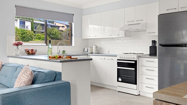 Micro-ondes, four, plaque de cuisson, lave-vaisselle