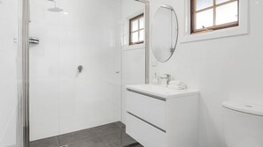 Douche, serviettes fournies
