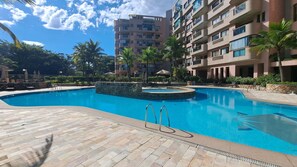 4 piscinas al aire libre