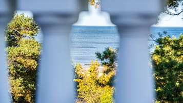 Utsikt mot strand/hav