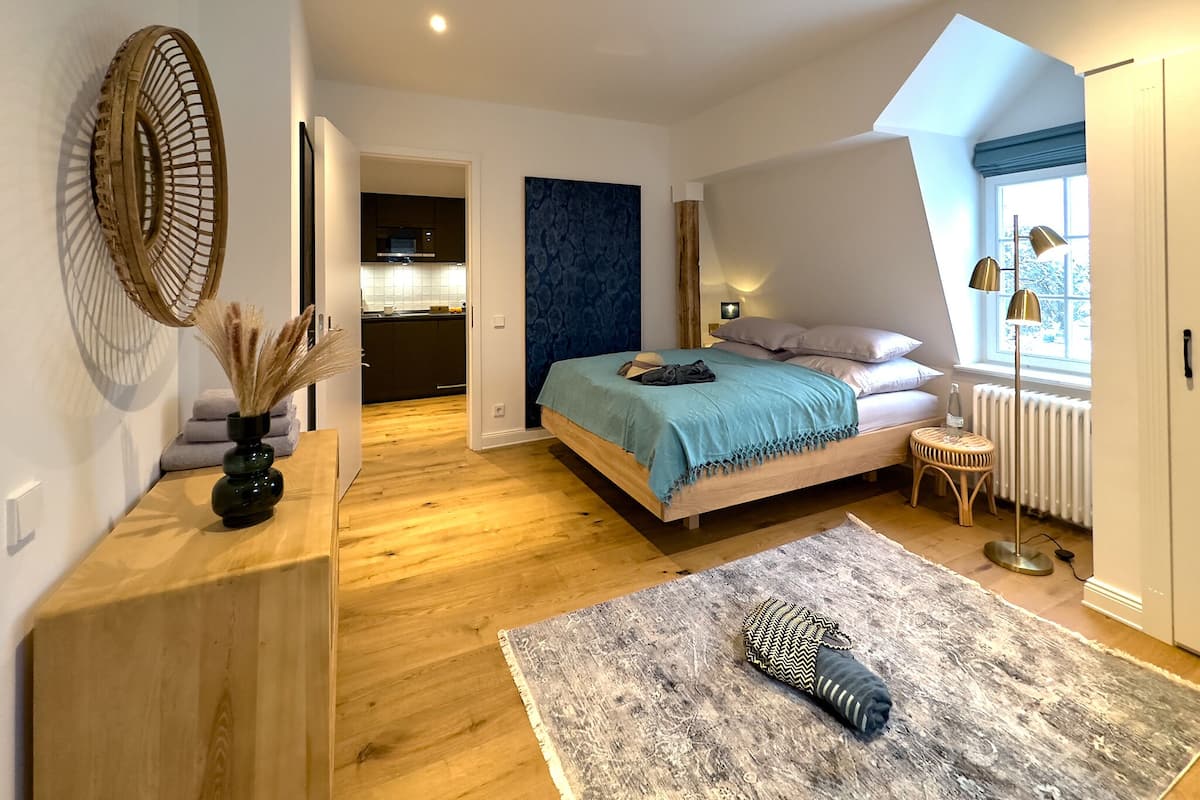 Exclusive Suite, Ocean View | In-room safe, soundproofing, free WiFi, bed sheets