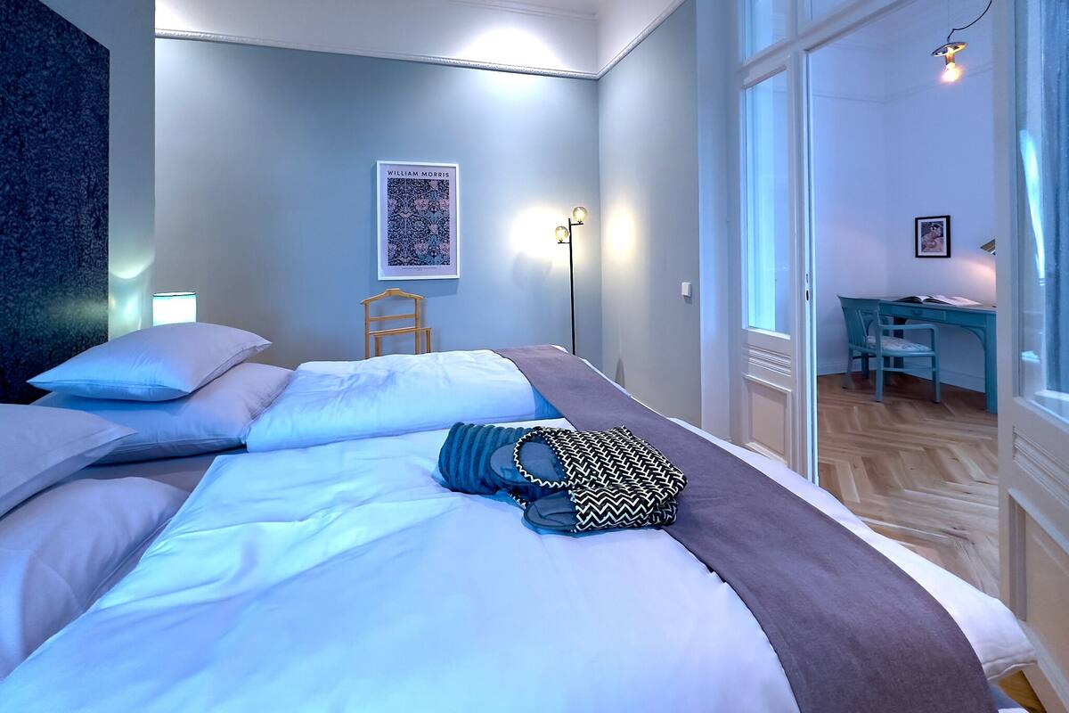 Design Suite, Balcony, Ocean View | In-room safe, soundproofing, free WiFi, bed sheets