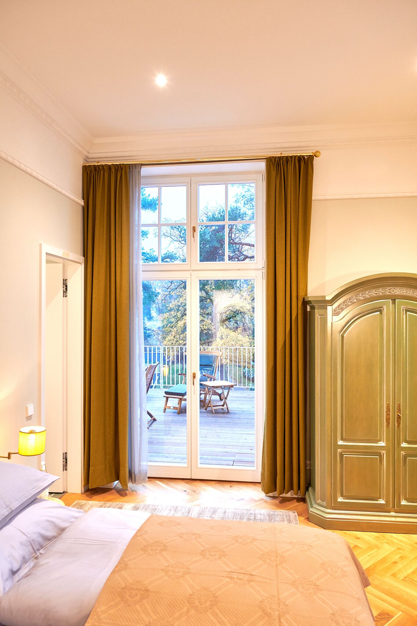 Deluxe Condo, 1 King Bed | In-room safe, soundproofing, free WiFi, bed sheets