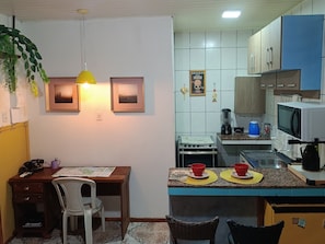 Studio | Cuisine privée | Réfrigérateur, blender, batterie de cuisine, vaisselle et ustensiles
