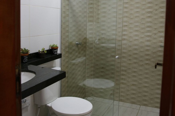 Studio | Bathroom | Shower, towels