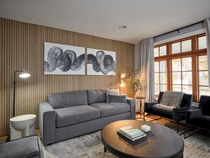 Fernseher, Tischfußball