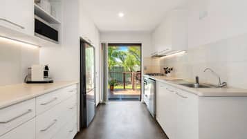 Fridge, microwave, dishwasher, coffee/tea maker