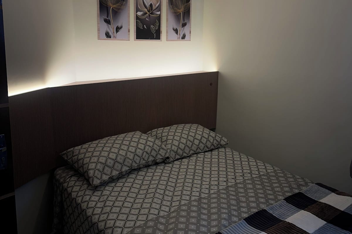 Eenvoudige tweepersoonskamer, 1 tweepersoonsbed | Een minibar, gratis wifi, beddengoed
