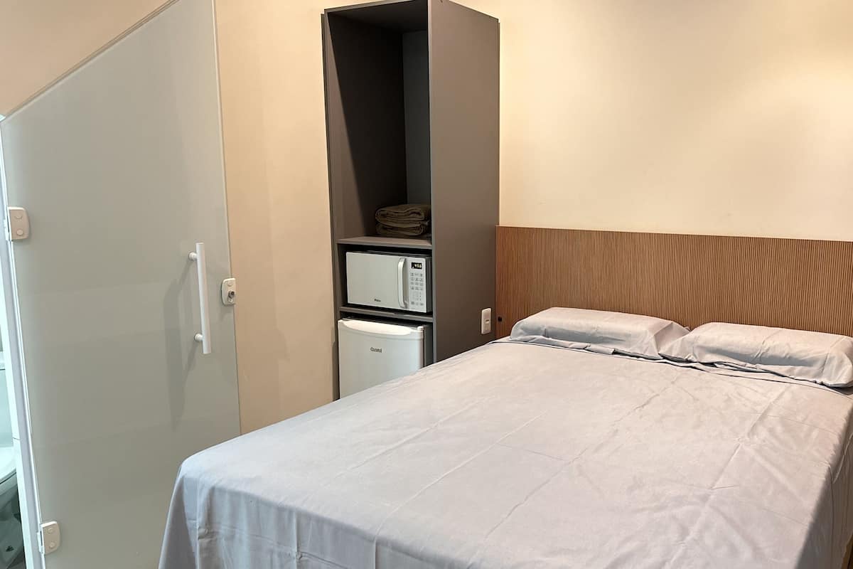 Eenvoudige tweepersoonskamer, 1 tweepersoonsbed | Een minibar, gratis wifi, beddengoed