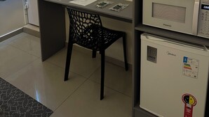 ベーシック ダブルルーム ダブルベッド 1 台 | ミニバー、WiFi (無料)、ベッドシーツ
