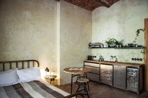 1 室のベッドルーム、WiFi