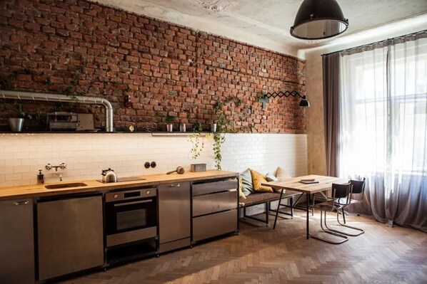 Private kitchen - The Emerald - Savage (Hlavní mesto Praha)