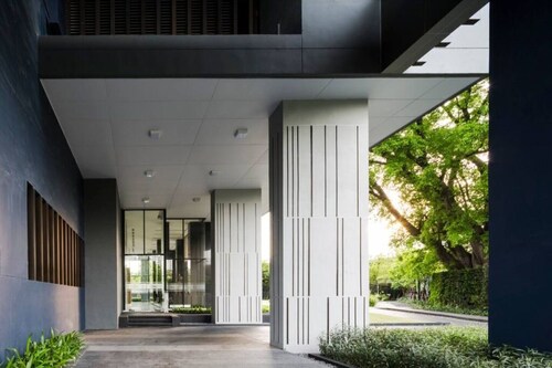 Luxury 2Bed 2bath condo, Wi-Fi, Pool, Gym, BTS!