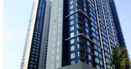 Luxury 2Bed 2bath condo, Wi-Fi, Pool, Gym, BTS!