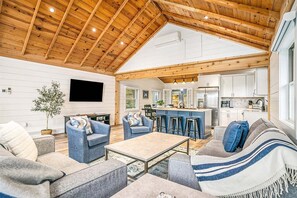 TV - Park Place: Luxury Riverfront Home, Walk to Lake Michigan & Chain Ferry, Deck (Saugatuck)