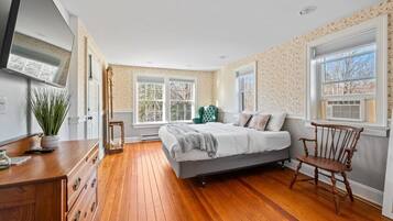 8 bedrooms, iron/ironing board, travel crib, WiFi