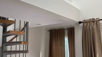 2 habitaciones, escritorio, wifi gratis y ropa de cama