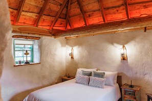 3 bedrooms, bed sheets