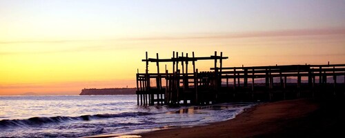 Au cœur d'un village et a 10 minutes des plages. Animaux de compagnie acceptés.