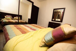 2 chambres, fer et planche à repasser, Wi-Fi, draps fournis