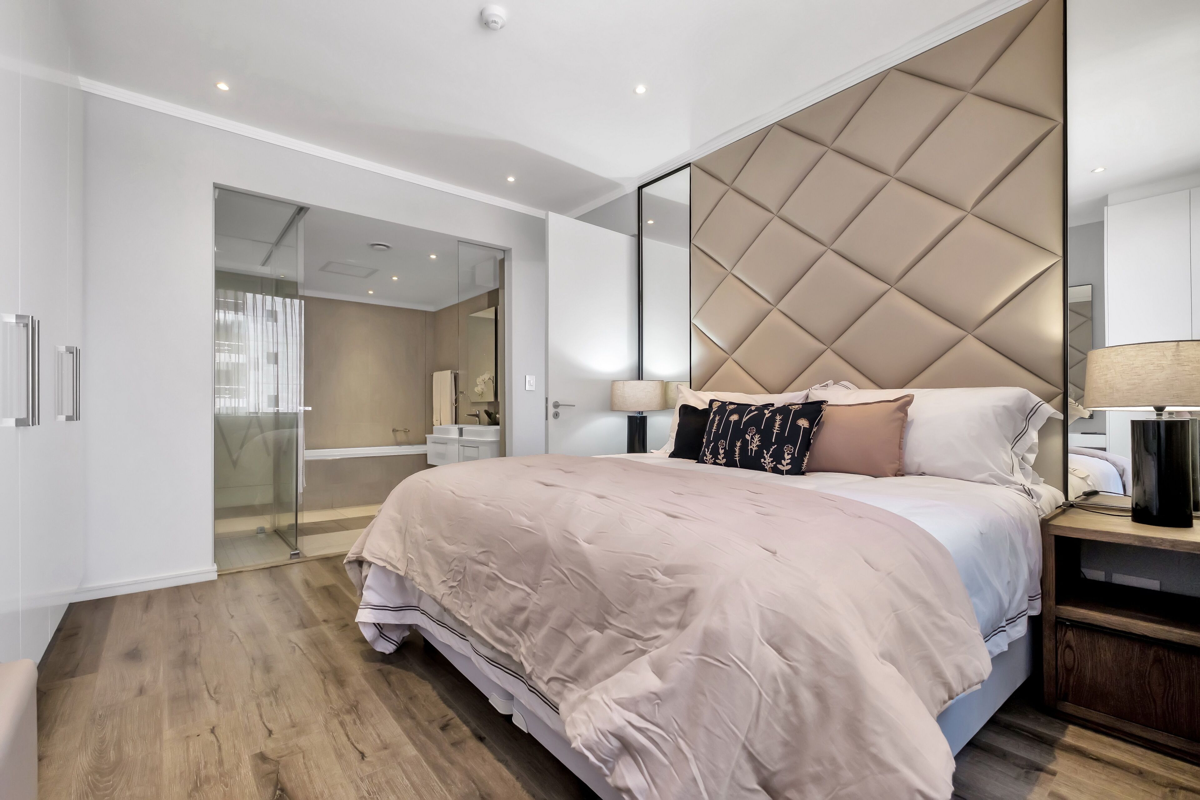 Apartamento ejecutivo | 2 dormitorios, escritorio, tabla de planchar con plancha y wifi gratis