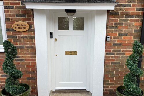 1bed Pet Friendly, Wifi, Parking - 40m to London