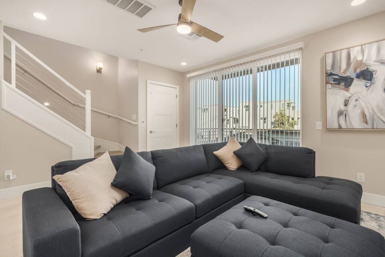 Beautiful luxury condo in heart of Scottsdale 1009