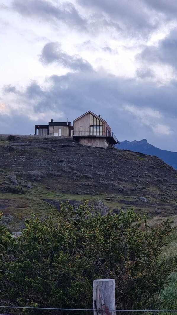 المنشأة من الخارج