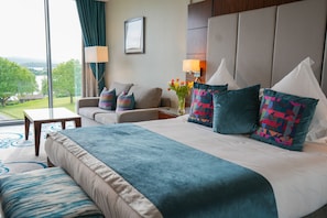 In-room safe, desk, blackout curtains, iron/ironing board - Manor House Country Hotel (Enniskillen)