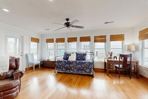 Unclassified image, 2 of 22, button