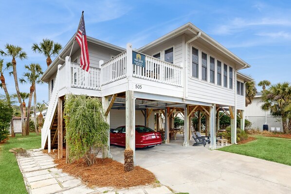 Unclassified image, 1 of 22, button