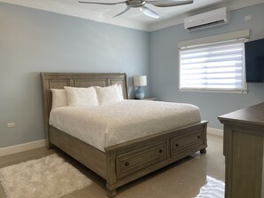 3 室のベッドルーム、アイロン / アイロン台、WiFi、ベッドシーツ