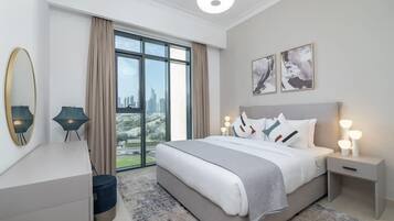 Lyxlägenhet | 1 sovrum, skrivbord, ljudisolering och strykjärn/strykbräda