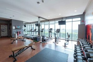 Gym - Vogue | Vida Hills | Golf Club view | near Marina (Dubai)
