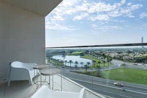 Luxury Apartment | Balcony view - Vogue Golf Views - Vida Emirates Hills (Dubai)