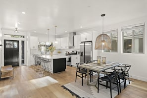 Fridge, microwave, oven, stovetop - Pet-Friendly Tahoe Escape | King Suite, Hot Tub, Office, Near Town, Lake & Trail (Truckee)