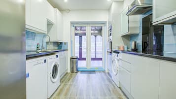 Ferienhaus | Eigene Küche | Kühlschrank, Mikrowelle, Ofen, Herdplatte