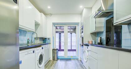 6 - 7 Beds-sleeps 12-elizabeth Line-free Parking