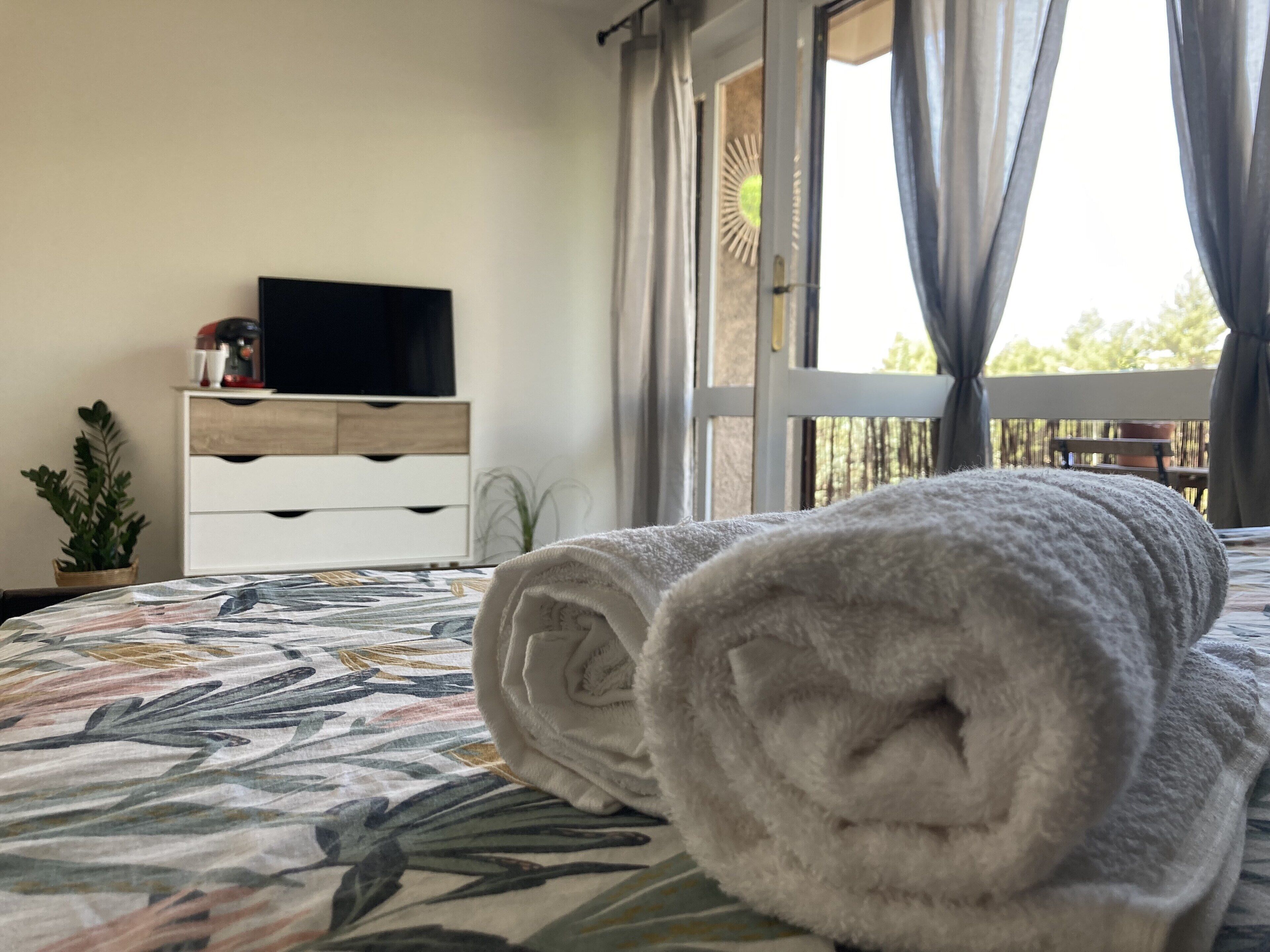 Fer et planche à repasser, Wi-Fi, literie fournie