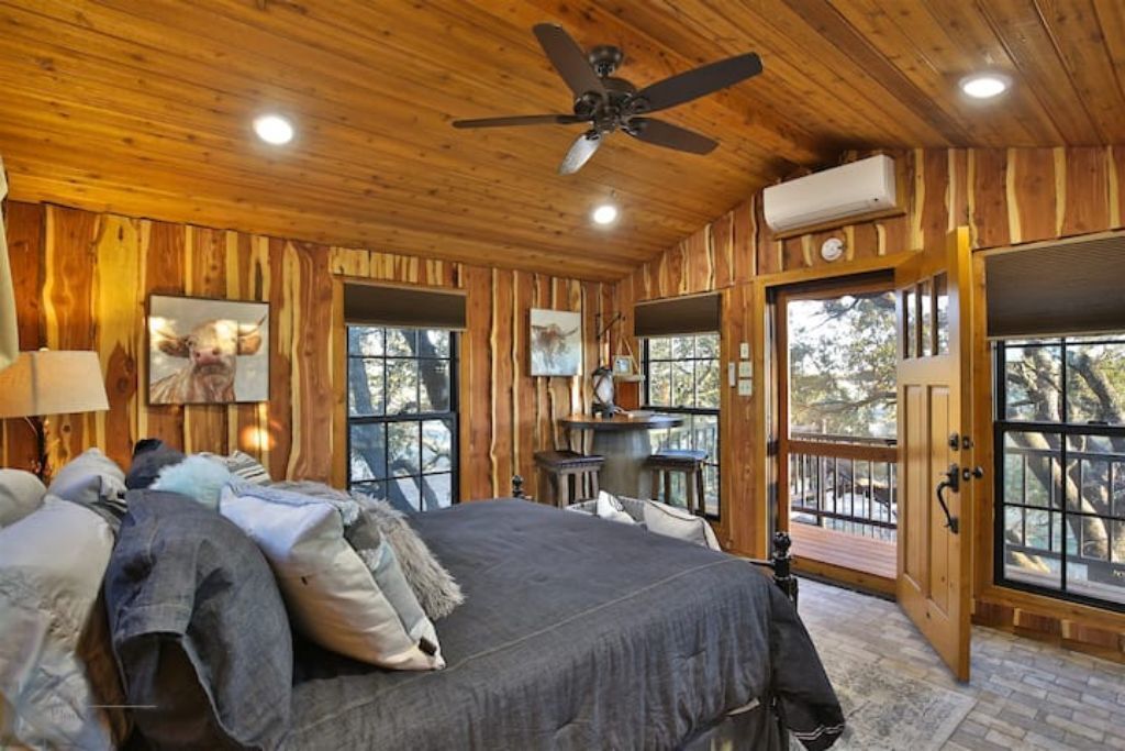 1 chambre, coffres-forts dans les chambres, fer et planche à repasser