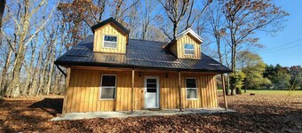 Cozy Mountain Lodge Near Seven Springs & Ohiopyle - Sleeps 8 - Pet Friendly
