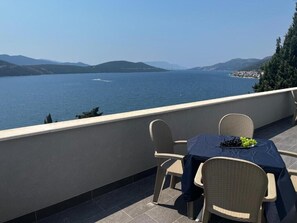 Outdoor dining - Villa Grande / Studio Apartment 7 (Neum)