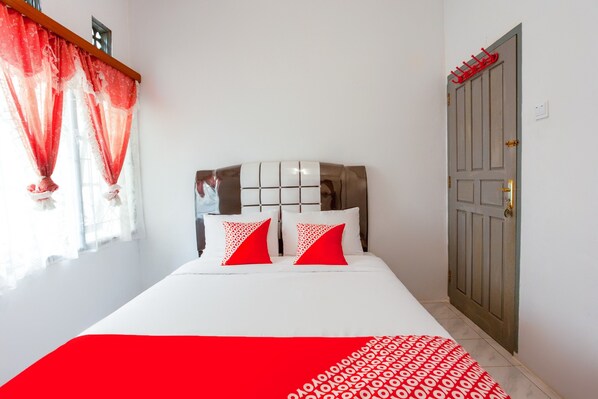 Standard Double Room | Free WiFi, bed sheets