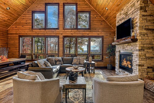 Beau Chateau - enchanting lake villa with hot tub, fireplaces, & generous deck