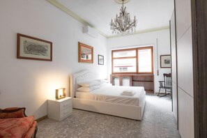 5 bedrooms, desk, iron/ironing board, WiFi