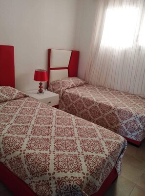 2 chambres, fer et planche à repasser, Wi-Fi, literie fournie